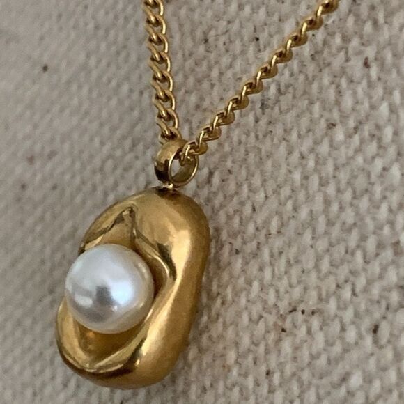 Golden Egg in a Nest Pendant Necklace with Faux Pearl - Picture 5 of 8